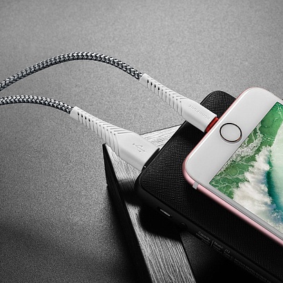 Кабель USB - Lightning Borofone BX25 "Powerful" (2.4А, 100см) белый
